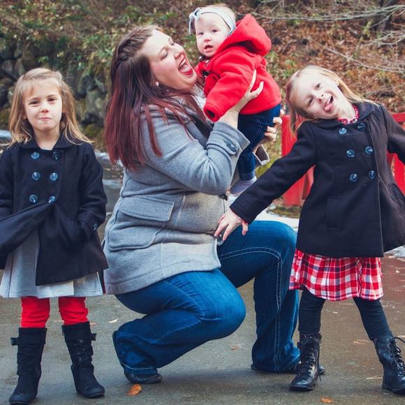 Meet your Posher, Sierra - Picture 1 of 1